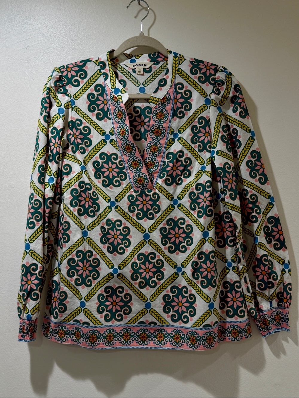 Boden Pink, Green & Yellow Geometric V-Neck Tunic size 6 US / M